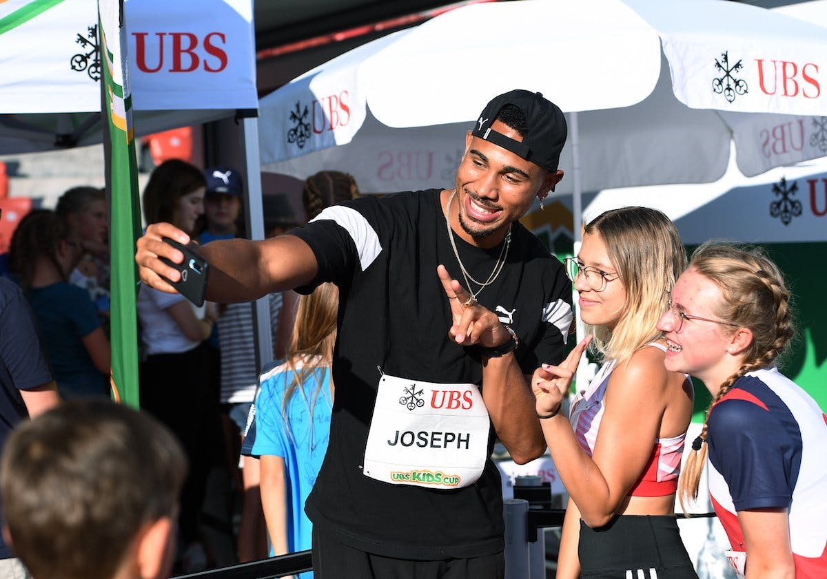 Beim UBS Kids Cup treffen sportliche Kinder und Jugendliche auf ihre Idole.