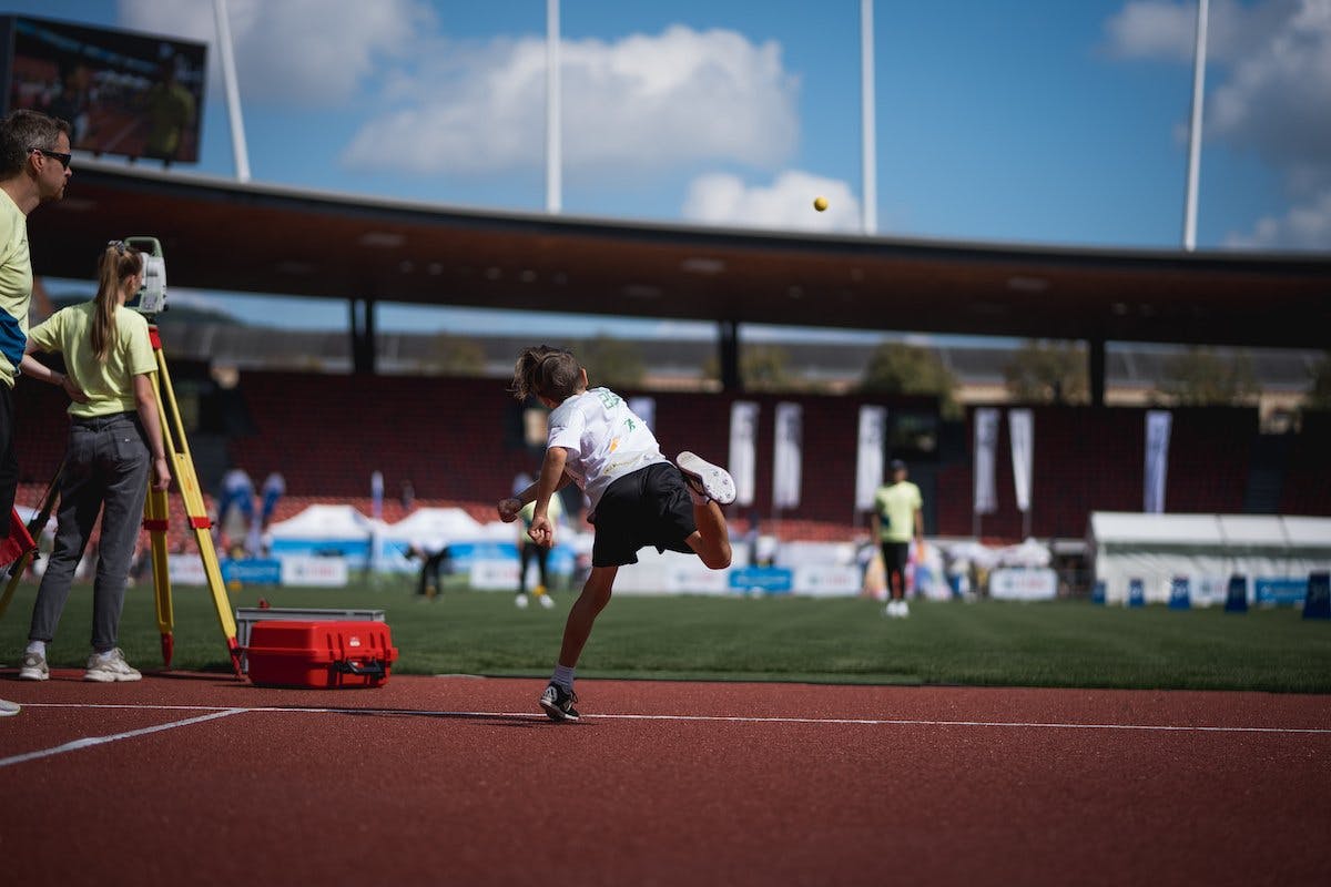 In diversen Kategorien messen sich die jungen Sportlerinnen und Sportler.