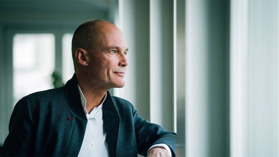 Pilote du premier avion solaire, Bertrand Piccard expliquera comment il rend l’impossible possible.