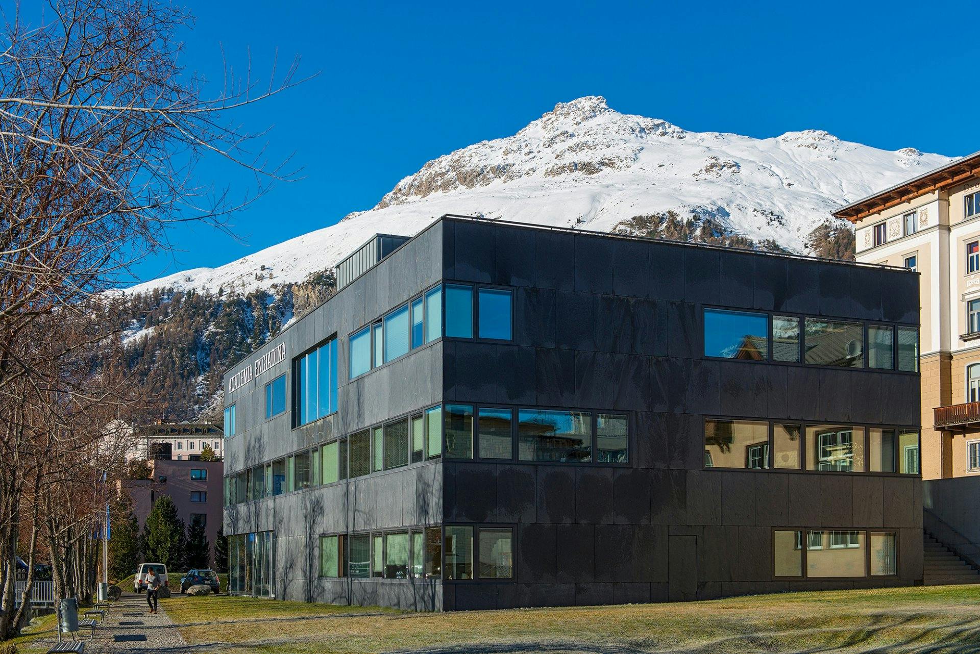 Die Academia Engiadina in Samedan liegt inmitten der Tourimusregion Engadin.