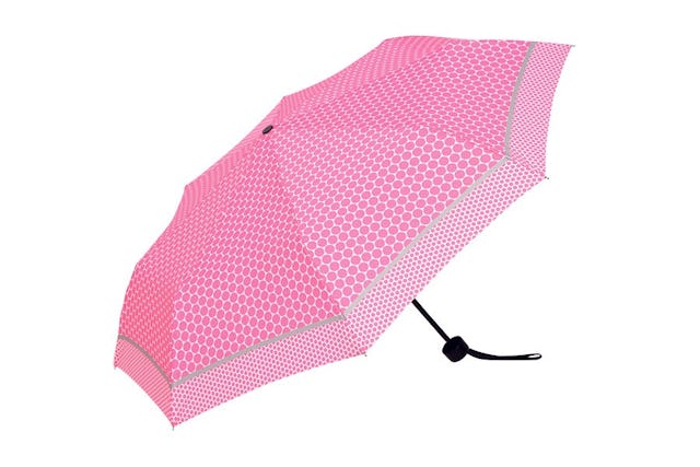 Se protéger de la tempête: Parapluie (diverses couleurs), 8 fr. 95, Coop City. Se protéger de la tempête: Parapluie (diverses couleurs), 8 fr. 95, Coop City.