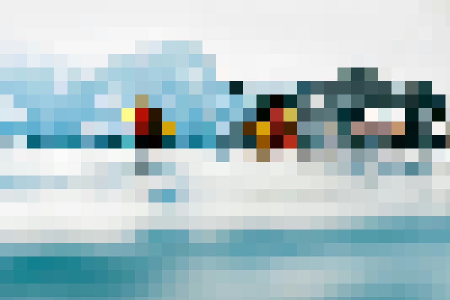 Excursion hivernale mystique en kayak sur le lac de Brienz, à la surface lisse comme un miroir.
