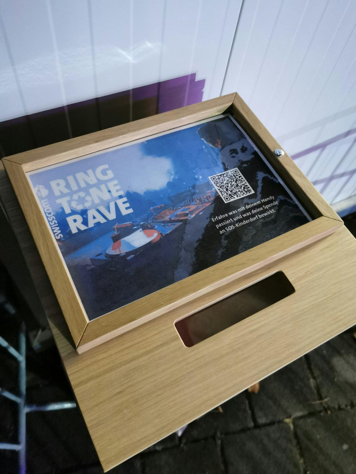 Le produit des dons de téléphones portables est entièrement reversé à SOS Villages d'Enfants Suisse...