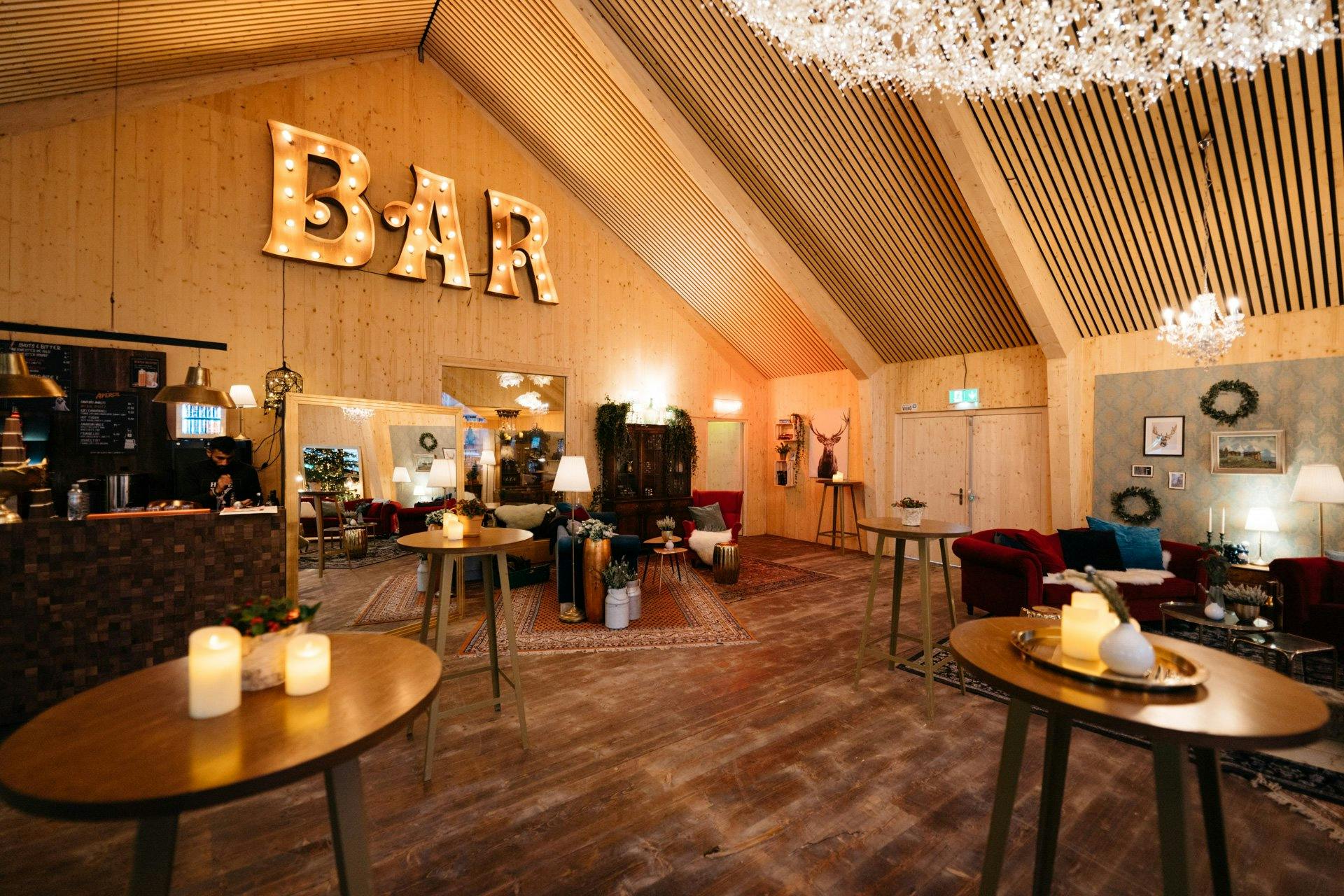 Sowohl in den Innen- als auch in den Aussenräumlichkeiten gibt es das tolle Angebot zu entdecken.