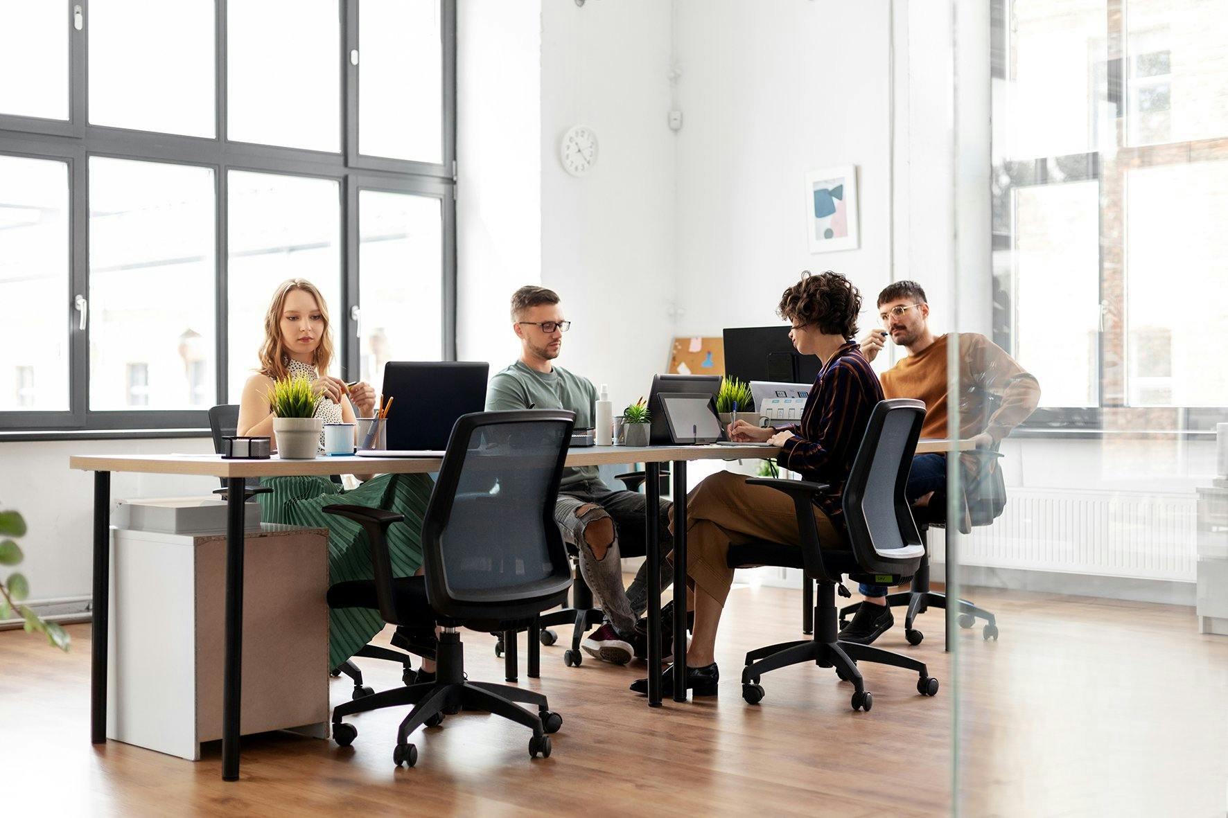 Le portage salarial simplifie la gestion des salaires.