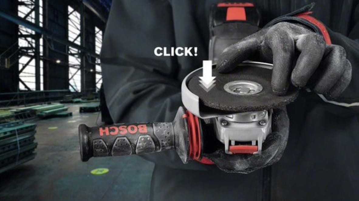 Centre le disque et appuie jusqu'à ce que tu entendes un «clic».