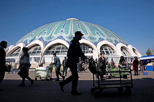 Um erfolgreich zu sein, müssen Mikrofinanzteams an entlegene Orte reisen.