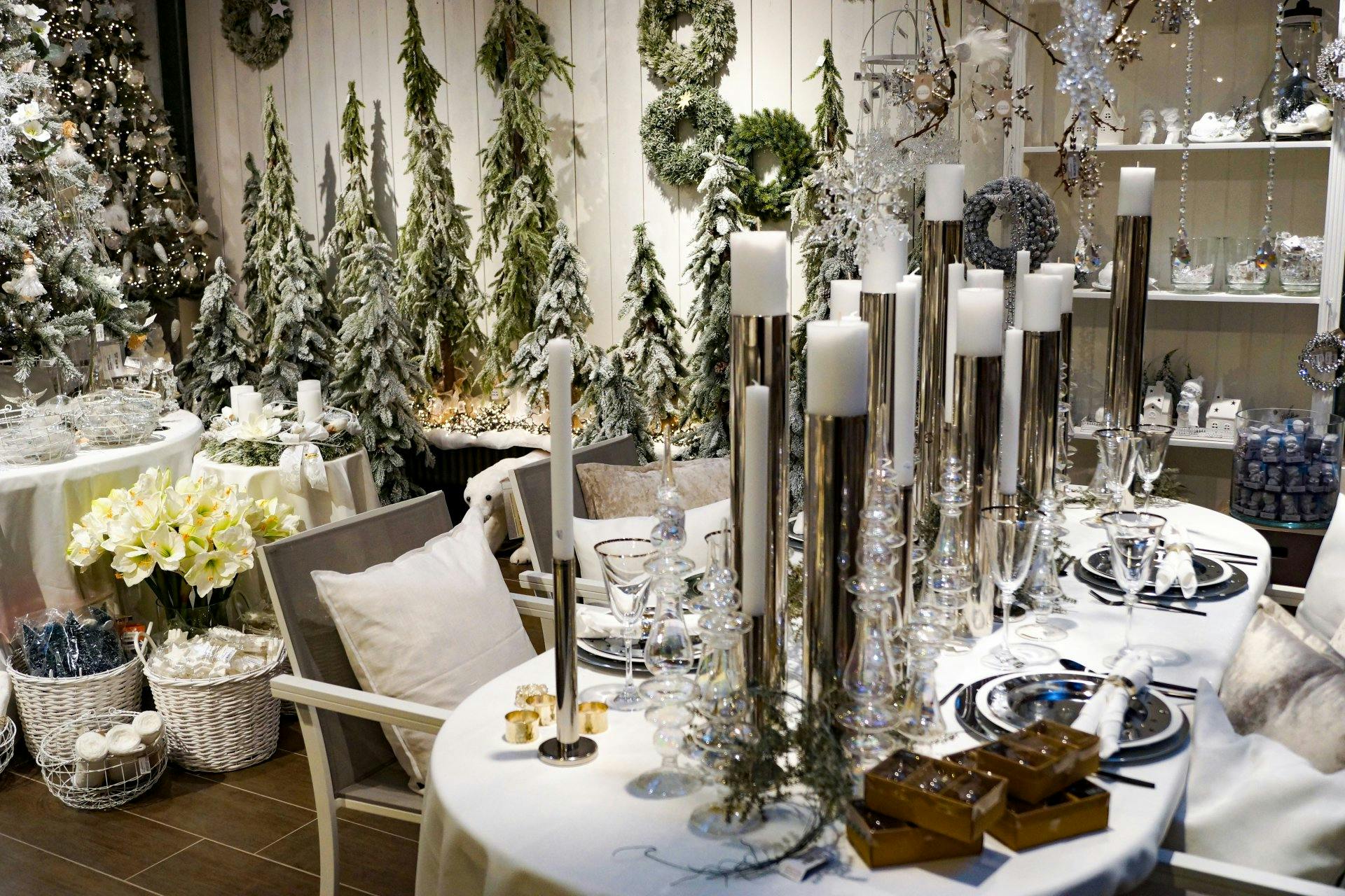 ... festliche und elegante Gebrauchsgegenstände findest du in den Gartencentern Schmitt in Lörrach und Steul in Rheinfelden.