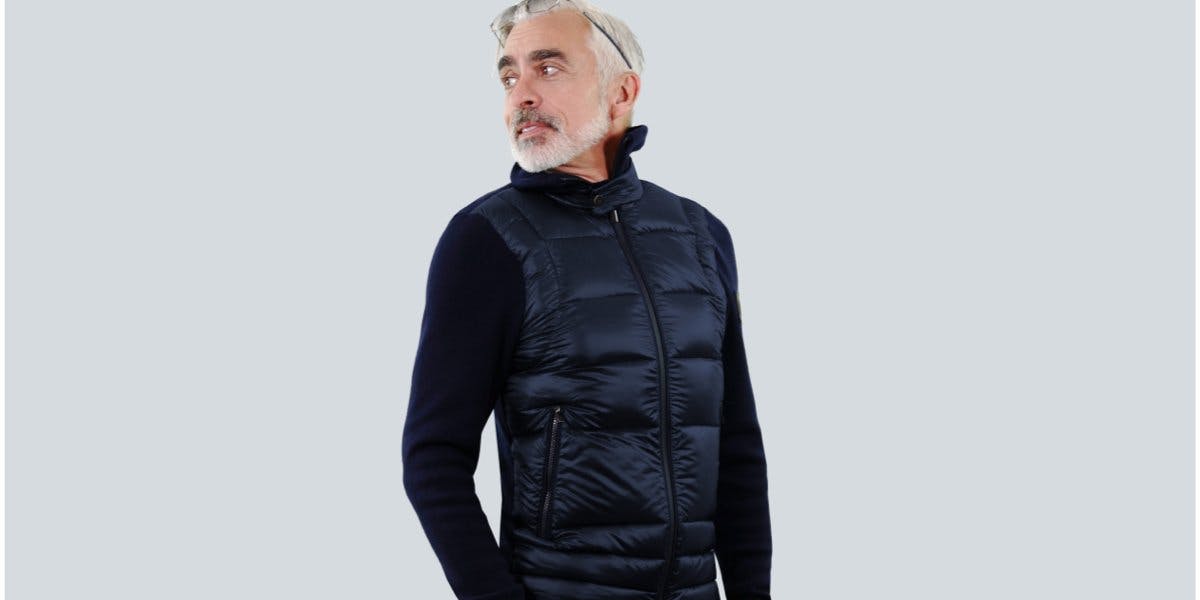 The Cardigan – Navy für 349 franken.