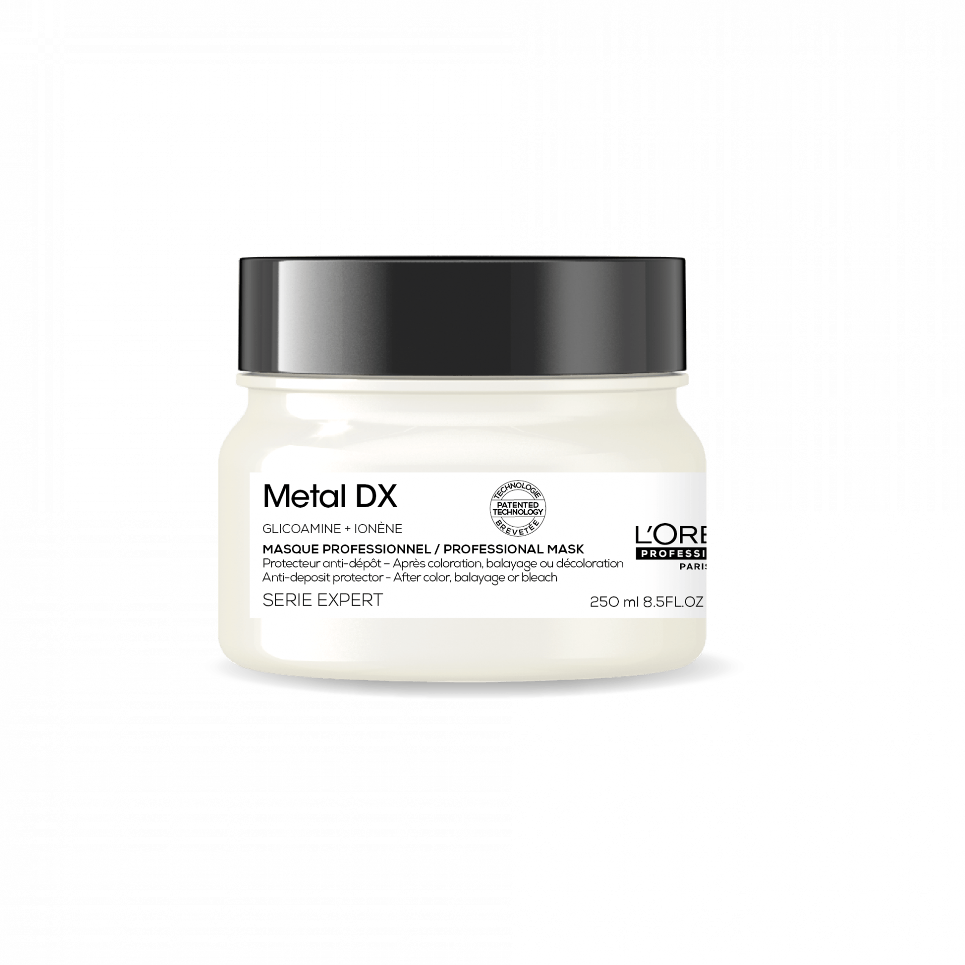 Étape 3: le soin protecteur anti-dépôt (masque) empêche les nouvelles particules de métal de se déposer sur le cheveu.