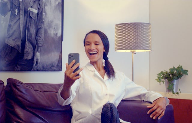 So einfach gehts: Film hochladen und auf Job-Angebote warten.