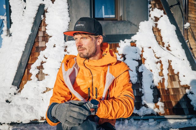 Max mit seiner Suunto 9 Peak in luftigen Höhen. Max mit seiner Suunto 9 Peak in luftigen Höhen.