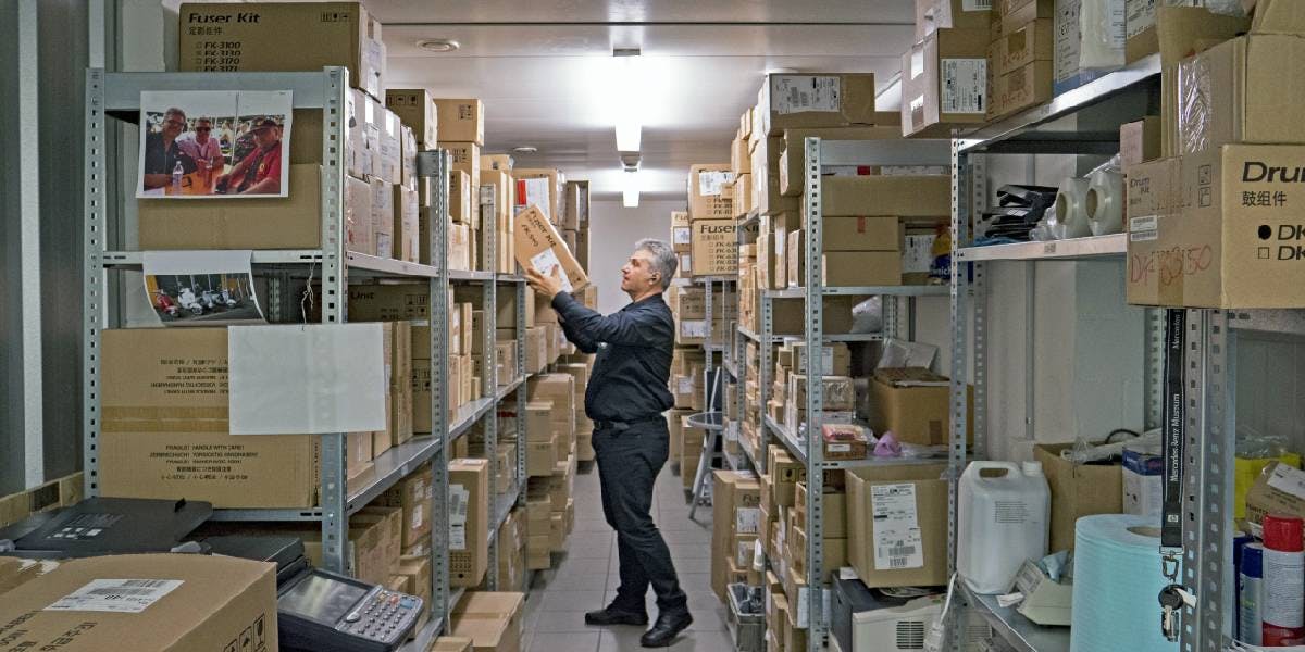 Führen Sie einen Vertrieb und brauchen Sie ein Aussenlager oder Aktenlager? Auch für Geschäftskunden bietet Zebrabox massgeschneiderte Lagerlösungen.