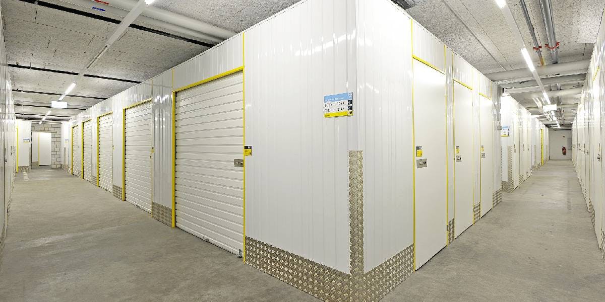 Modern, hell, sicher und optimale klimatische Bedingungen: die Lagerräume von Zebrabox lassen keine Wünsche offen.