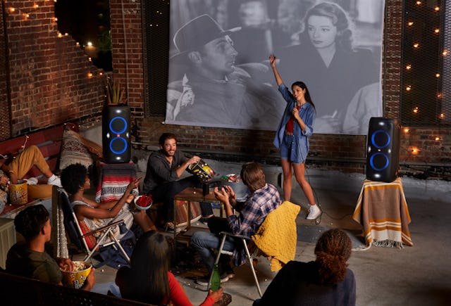 Ob auf der Strasse oder am Strand: Mit dem JBL Signature Sound mit 240 Watt ist die Party nicht zu überhören.