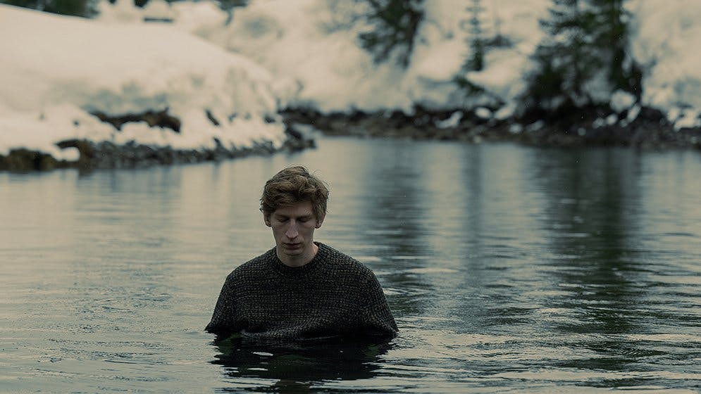 ... authentischen Schweizer Drehorten ...