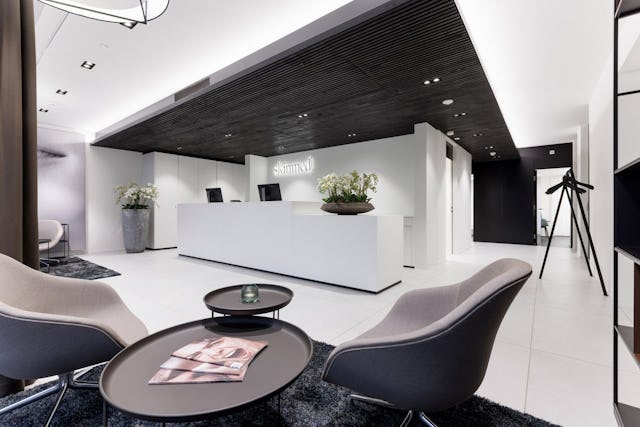 Hier fühlst du dich wohl: Der Empfangsbereich des Skinmed-Standorts in Olten.