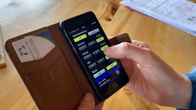 Einfach und bequem per Smartphone die gewünschte Temperatur einstellen.