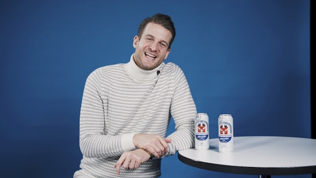 Secondo Janosch, la birra senz’alcol è l’alternativa ideale alla classica birra perché permette di non rinunciare al gusto. Secondo Janosch, la birra senz’alcol è l’alternativa ideale alla classica birra perché permette di non rinunciare al gusto.