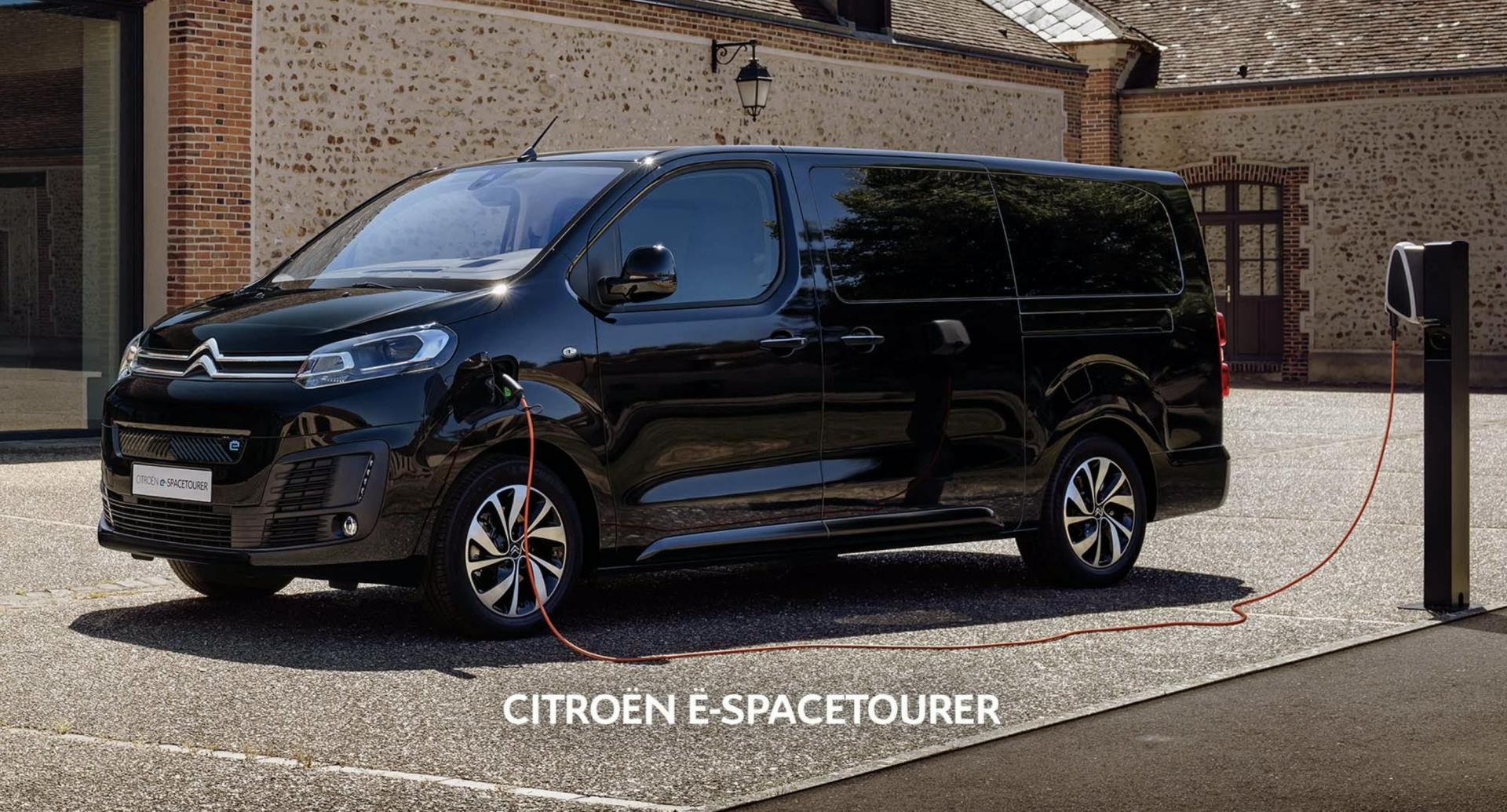 Citroën bietet aktuell sechs rein elektrische Fahrzeugmodelle sowie zwei Hybrid-Modelle an.