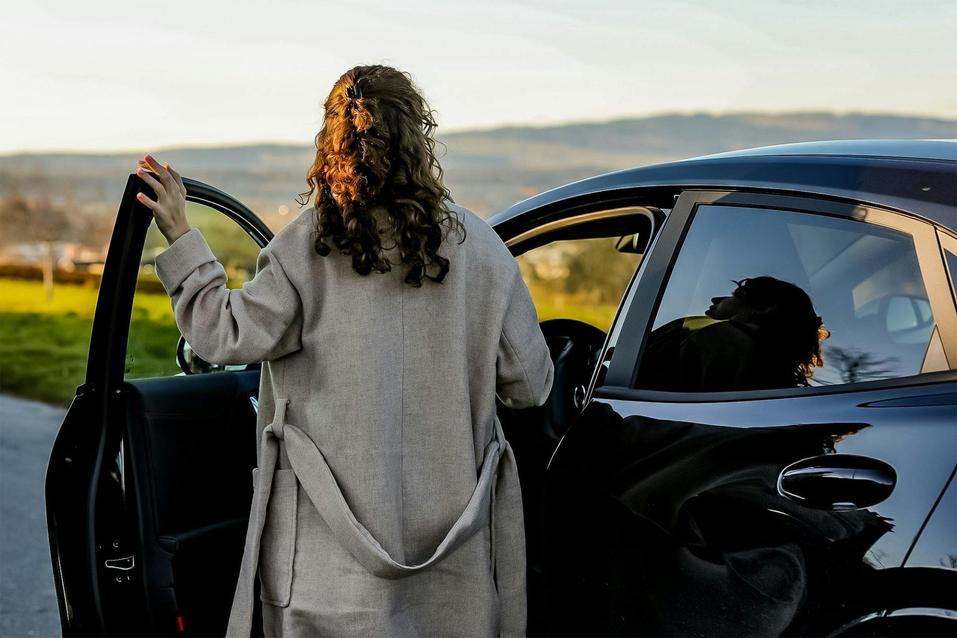 Mit ihrem Ford Puma fährt sie zur Arbeit, zum Einkaufen und nutzt ihn in ihrer Freizeit.