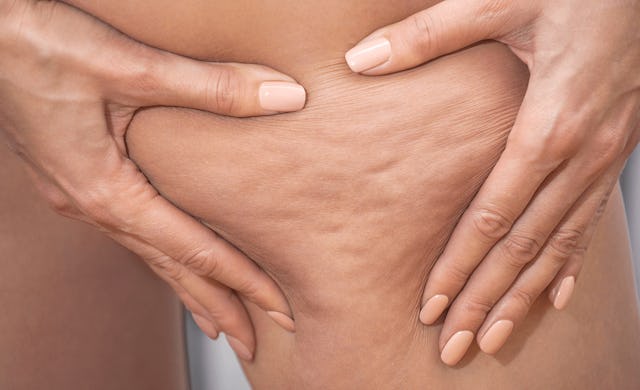 Cellulite war gestern: Mit diesen Produkten bleibt deine Haut  straff und jugendlich frisch.