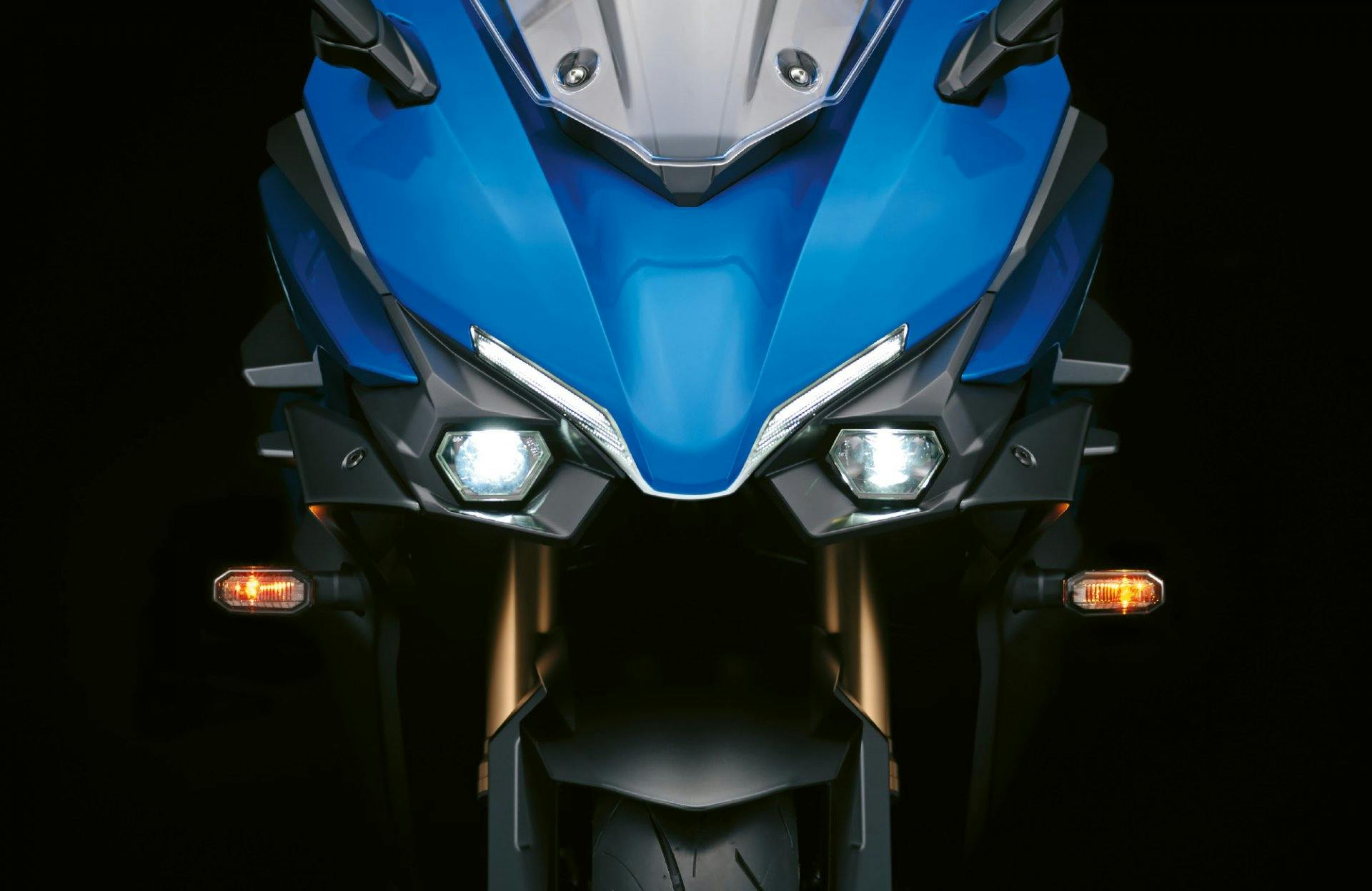 Elle possède des phares à LED orientés horizontalement.