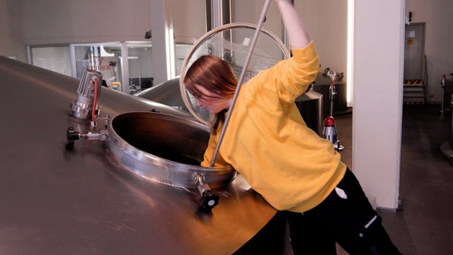 Bei der Arbeit im Sudhaus ist voller Einsatz gefragt.