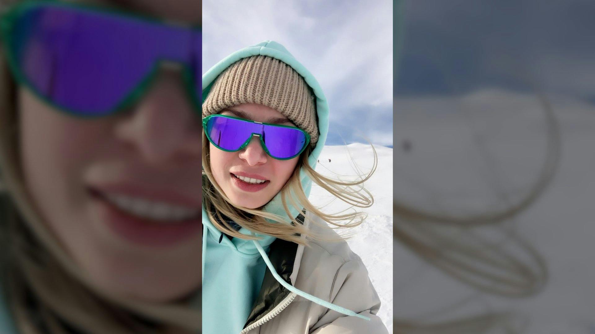 Sarah versucht sich auf den Skiern beim Backflip. Ob alles klappt? Das siehst du im Video.