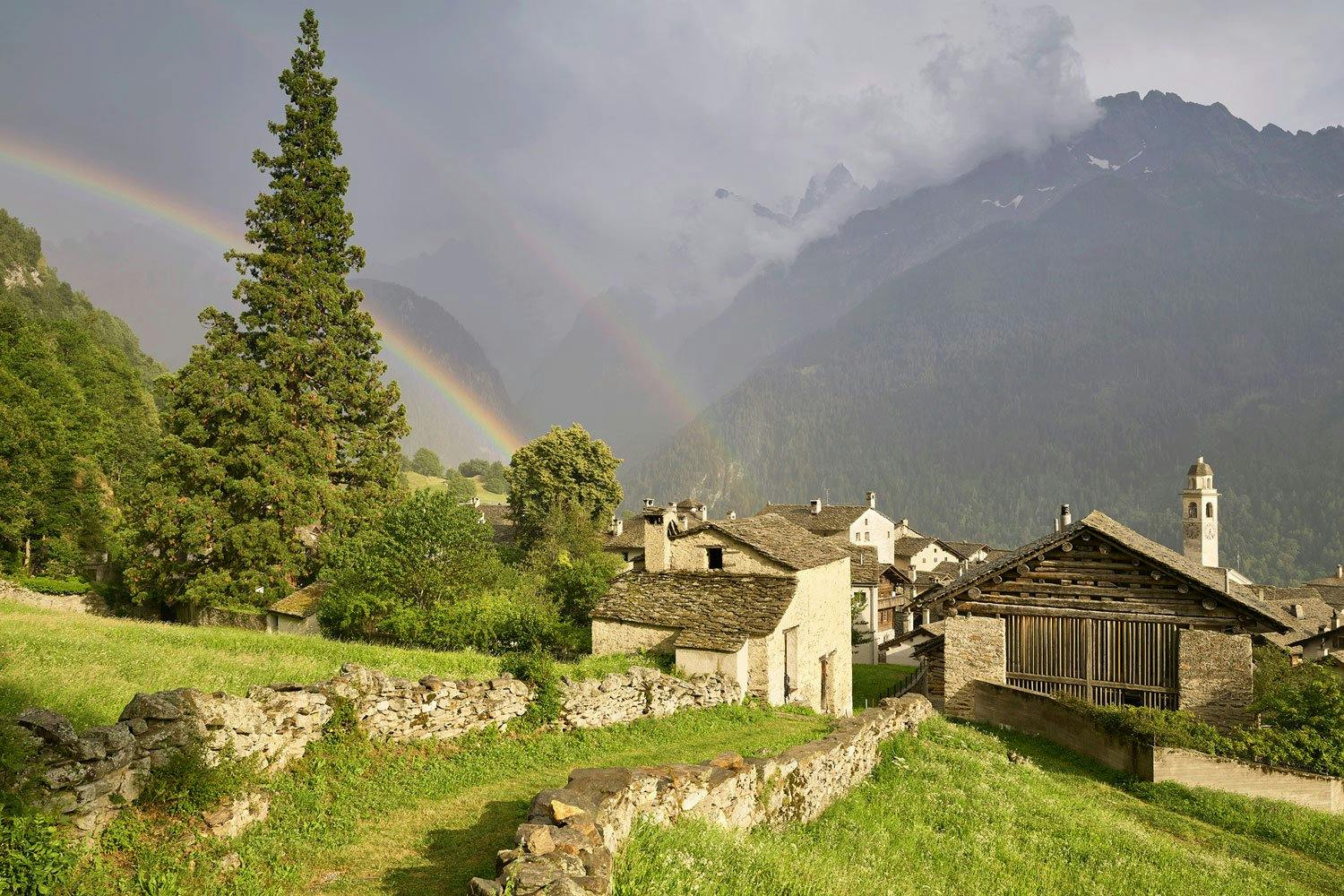 Das idyllische Dorf Soglio im Bergell lädt zum Verweilen ein.