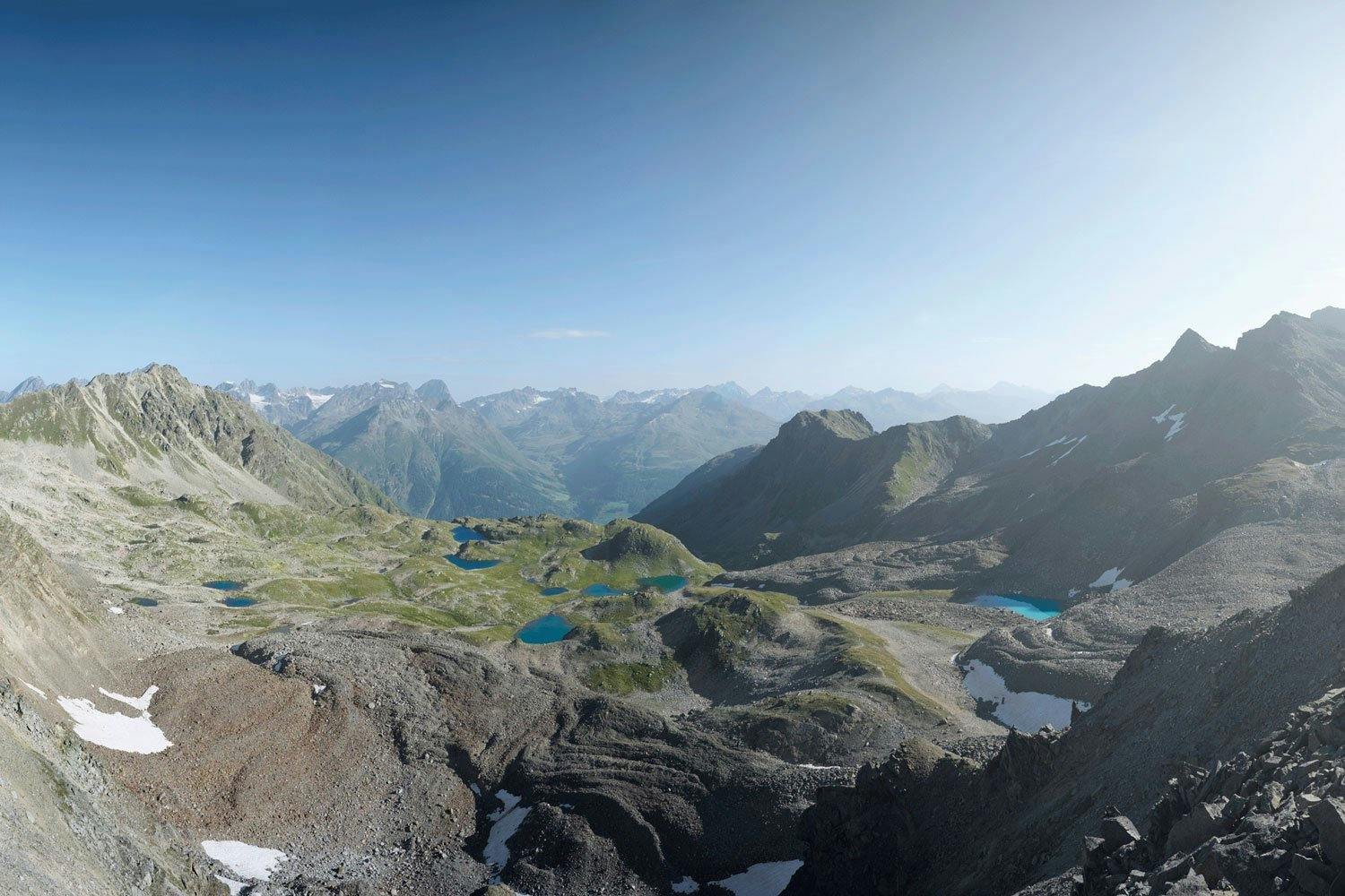 In Zernez bilden die Macunseen ein einmaliges Naturschutzgebiet, das seit dem Jahre 2000 zum Schweizerischen Nationalpark gehört.