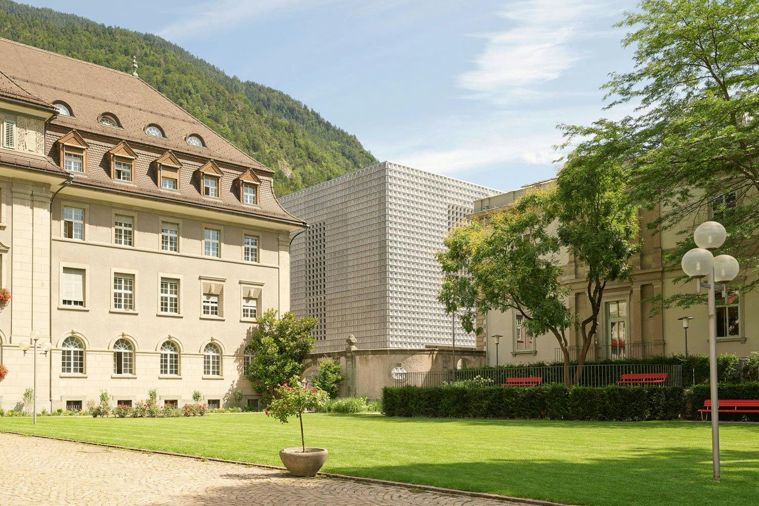Das Bündner Kunstmuseum liegt in Chur und ist die wichtigste Kunstinstitution von Graubünden.