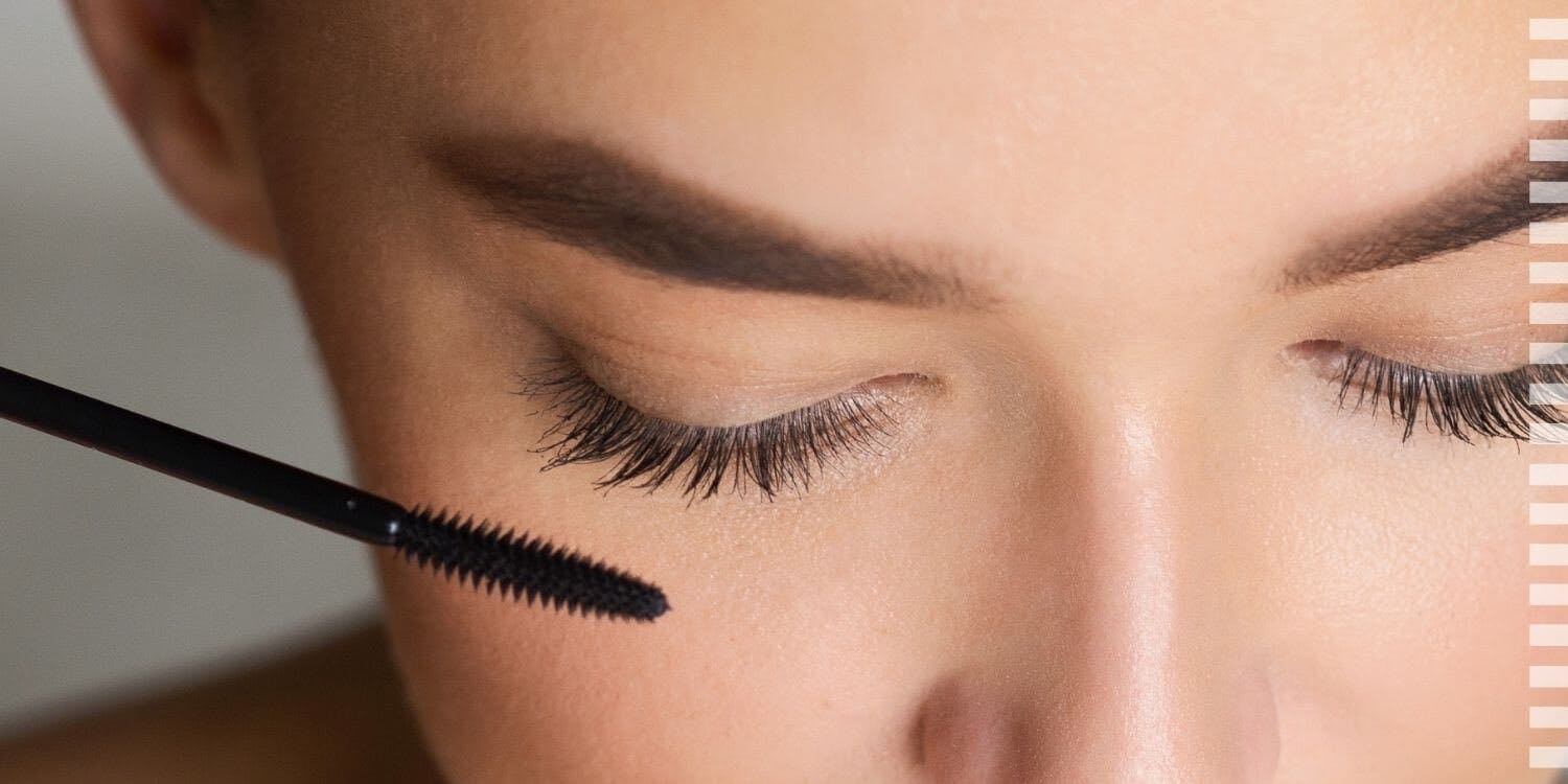 Un sérum prolonge la phase de croissance des cils, fortifie les racines, épaissis et allonge les cils.