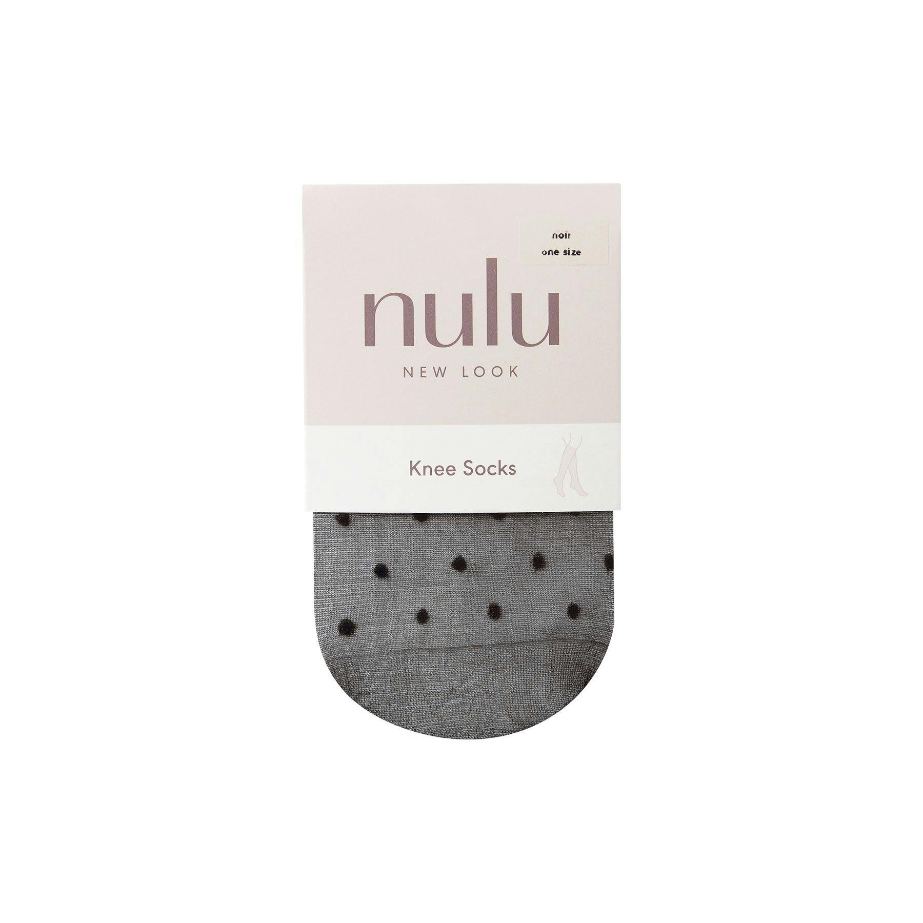Dots für drunter: Nulu-Kniestrumpf Dots, Fr. 4.95, bei Coop City.