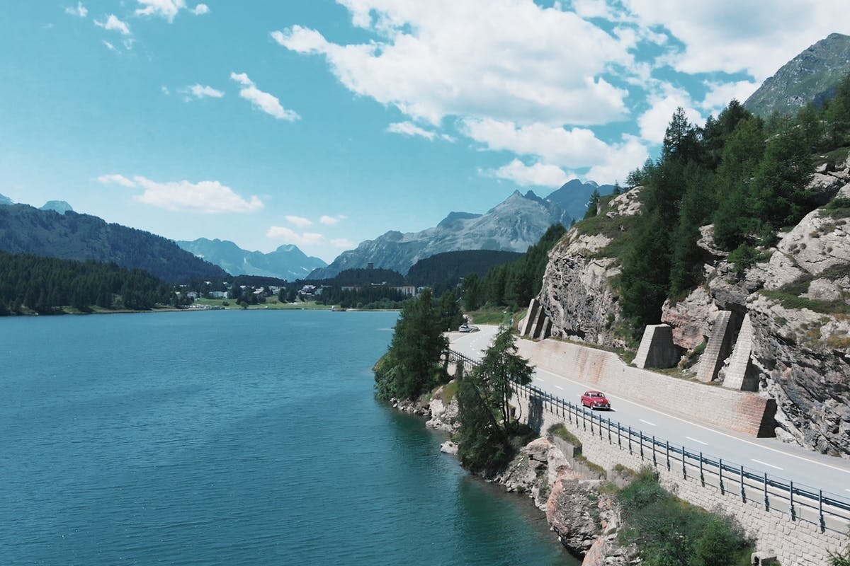 Bestaune die wunderschöne Kulturlandschaft des Engadins.