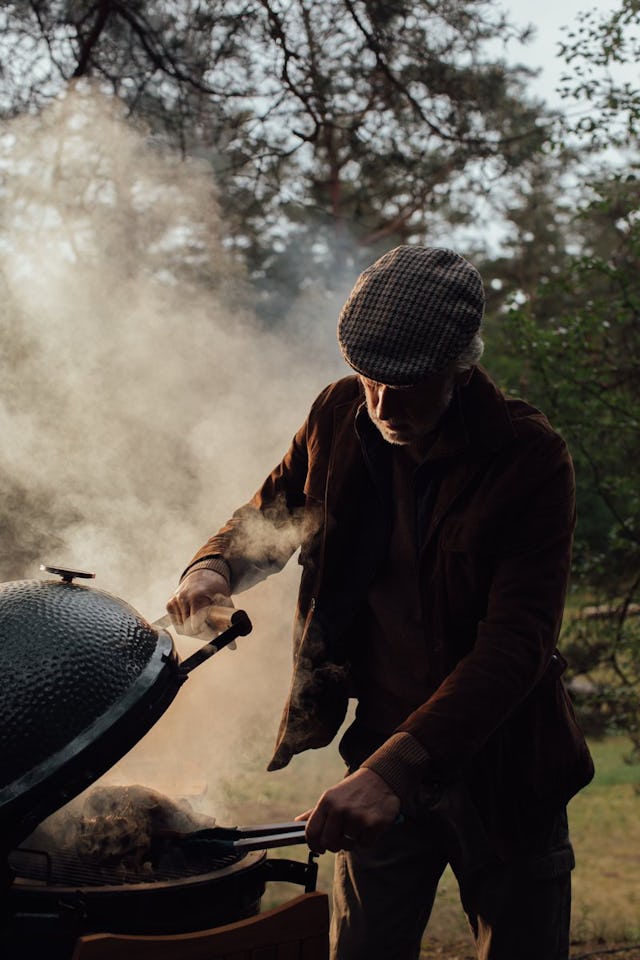Wer die auf einem Big Green Egg zubereiteten Gerichte probiert, wird von ihrem unvergleichlichen feinen Geschmack begeistert sein. Wer die auf einem Big Green Egg zubereiteten Gerichte probiert, wird von ihrem unvergleichlichen feinen Geschmack begeistert sein.