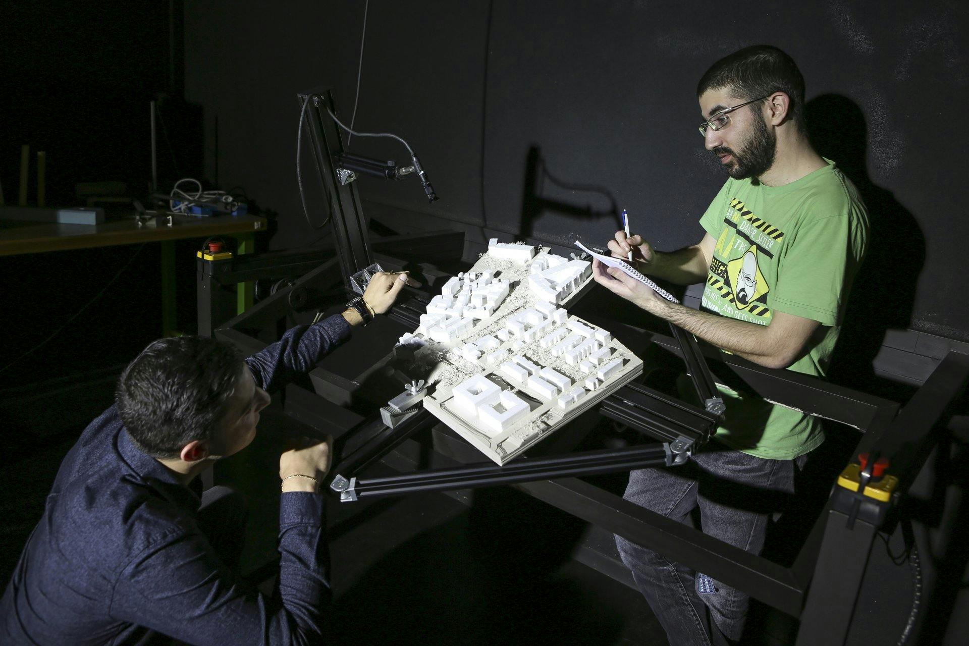 Maquette représentant les zones d’ombres et éclairées de la course du soleil.