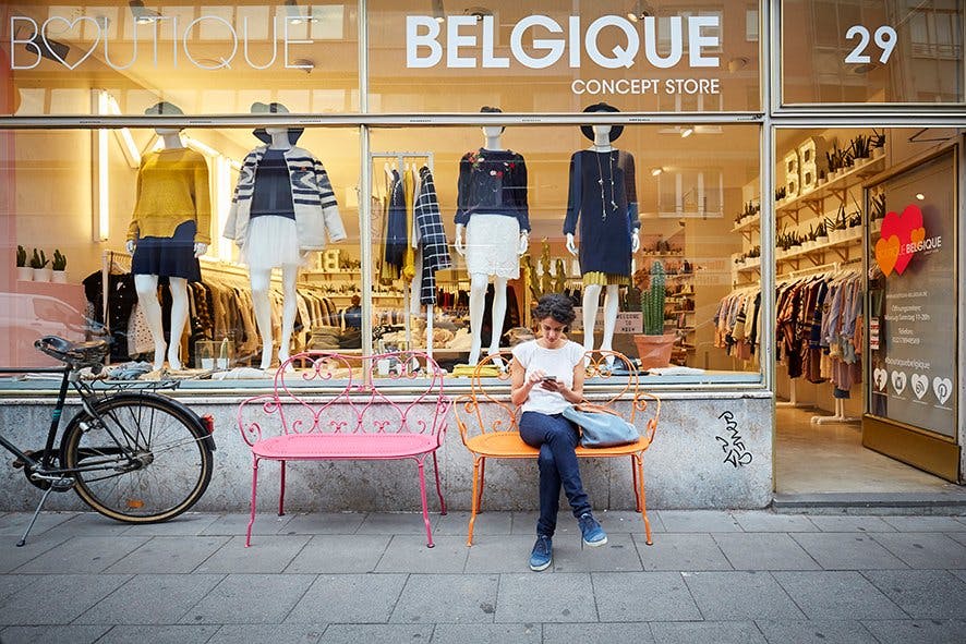 Shoppe in trendigen Boutiquen.