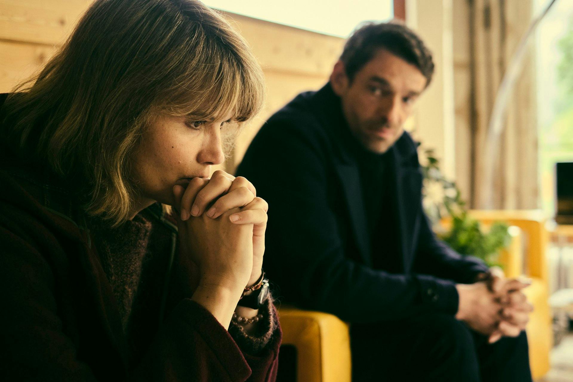 Jusqu'où ira-t-elle pour dissimuler le crime de son fils et le protéger ?