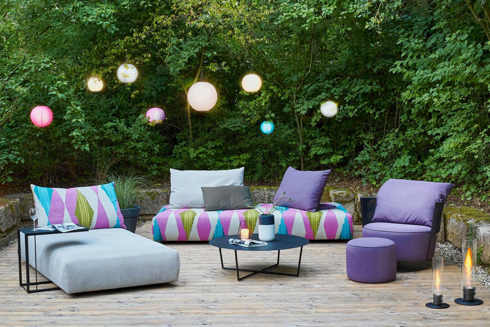 OD Iwan: Die kreative Lounge des Herstellers Bullfrog. Ob als Solitär oder als Eck-Ensemble: Die Sitz- und Liegeelemente sind vielseitig kombinierbar.