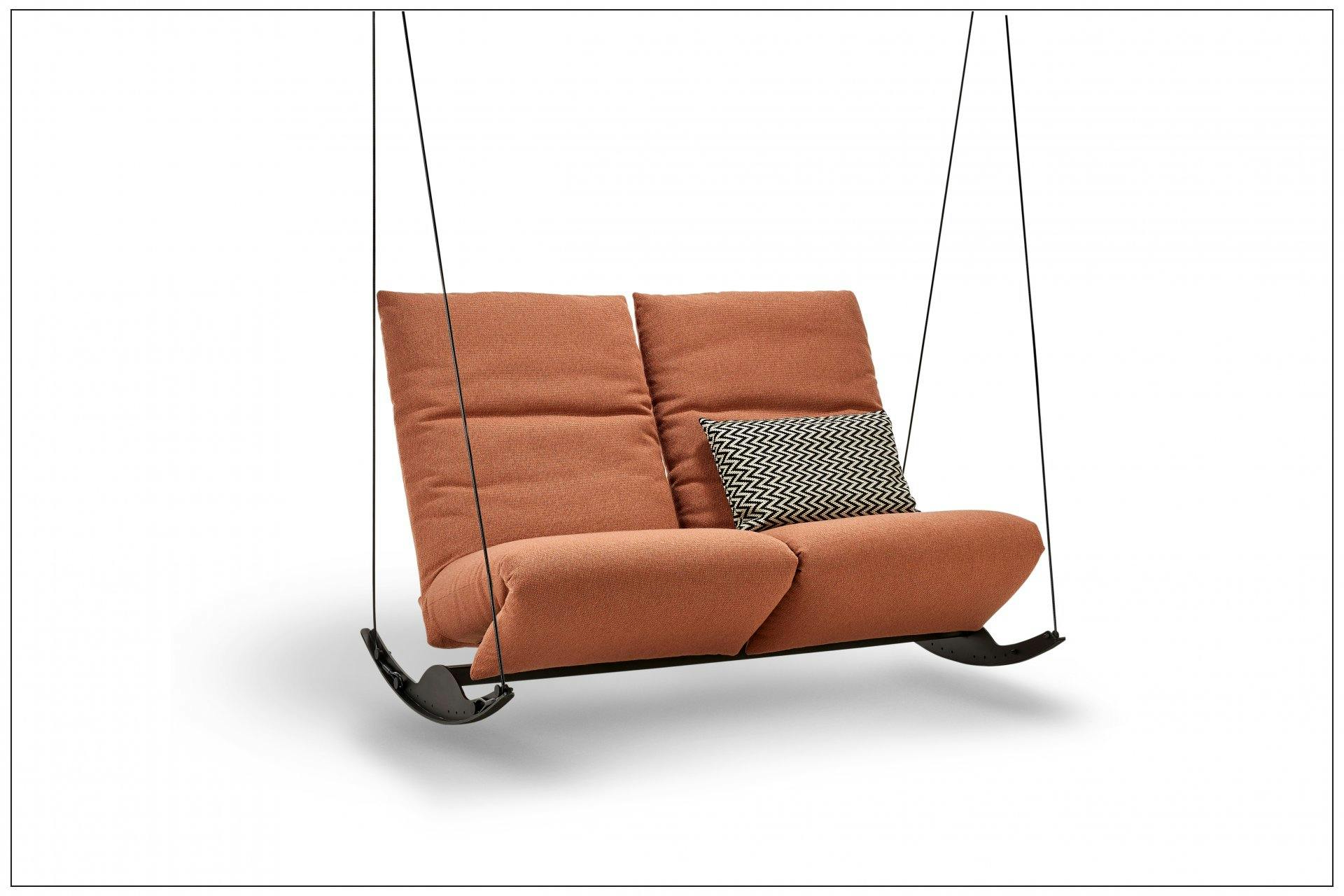 Mit Schwung abheben oder schaukelnd auf dem Boden bleiben: Beides ist möglich mit dem Schaukelstuhl Rockfrog Outdoor. Sanft schwingend lässt sich die...