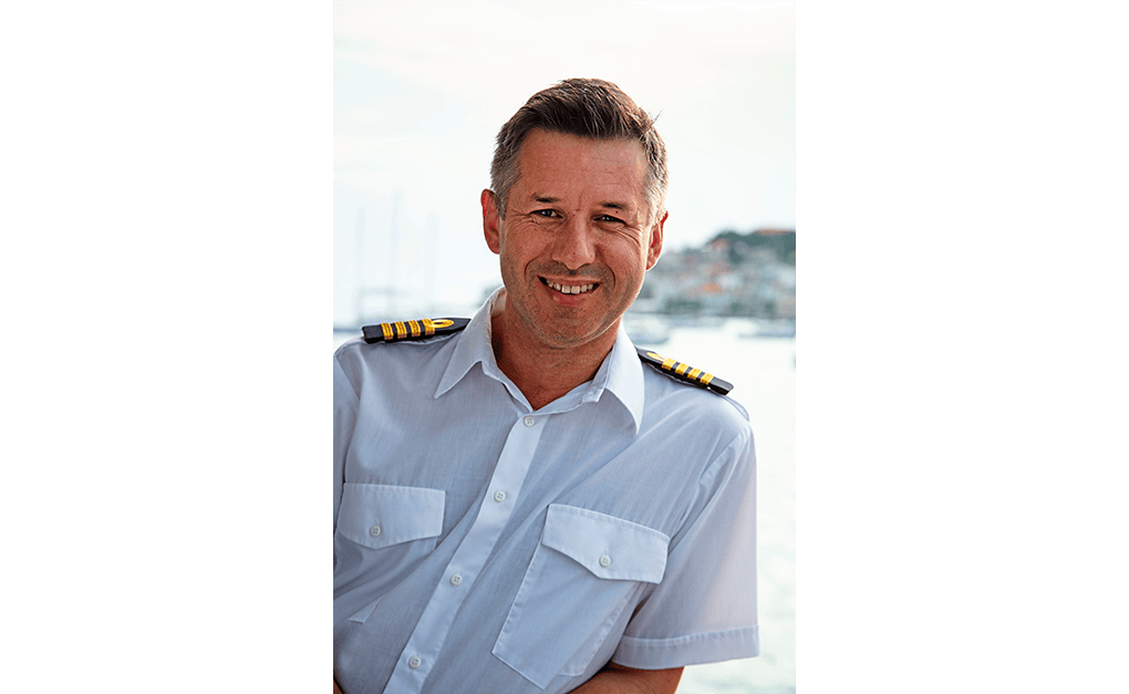 Kapitän Jurica Rakuljic heisst alle Passagiere herzlich wilkommen.