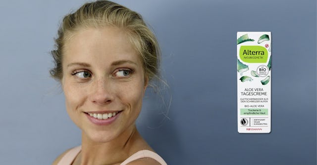 Le meilleur de la nature: de l'aloe vera pour repulper la peau, l'hydrater et la rendre éclatante de santé. Le meilleur de la nature: de l'aloe vera pour repulper la peau, l'hydrater et la rendre éclatante de santé.