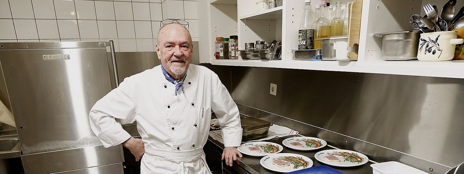 Six jours par semaine, Henri Scheibli est dans la cuisine de son auberge «Waldschenke» et crée des plats d’influence provençale.