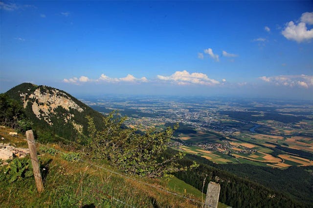 Geniesse das prachtvolle Alpenpanorama vom Gipfel des Stallfluh. Geniesse das prachtvolle Alpenpanorama vom Gipfel des Stallfluh.