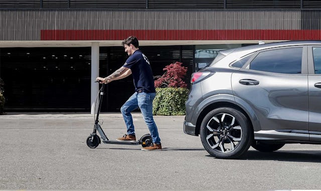 Guter Deal: Ein Ford Puma im Abo mit gratis Micro-E-Scooter. Guter Deal: Ein Ford Puma im Abo mit gratis Micro-E-Scooter.