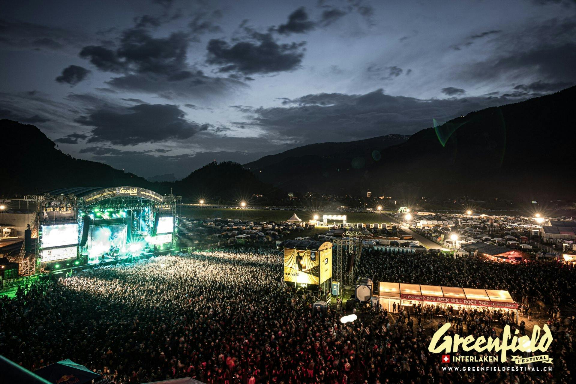 Lass dir die unvergesslichen Festival-Tage auf dem Flugplatz in Interlaken nicht entgehen.