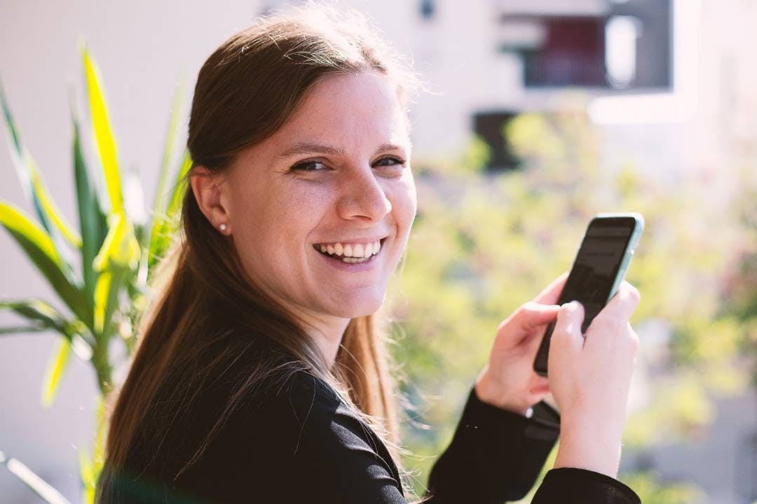 «J’utilise Rabattcorner à chaque fois que j’achète en ligne et j’ai réussi à cumuler 300 francs les deux premiers mois! » explique Béatrice, utilisatr...