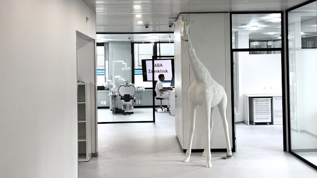 Auch für Angstpatient*innen: In der ABA Zahnklinik werden Behandlungen auch unter Vollnarkose oder Lachgas angeboten.