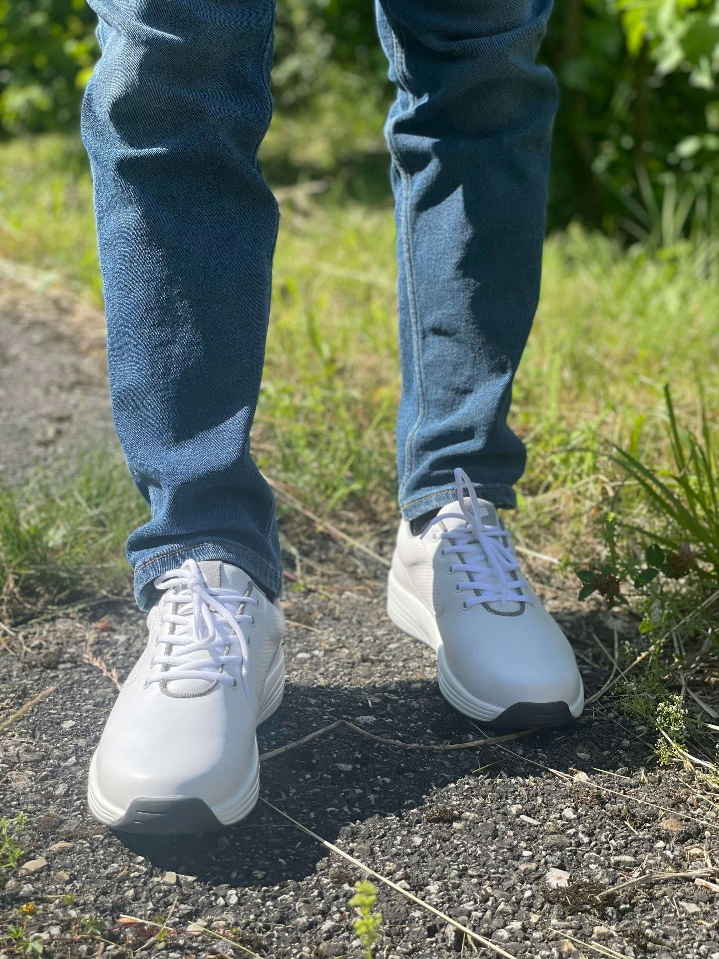 Als Freizeitschuh genauso geeignet wie in Gesundheitsberufen: Cristina White-Grey